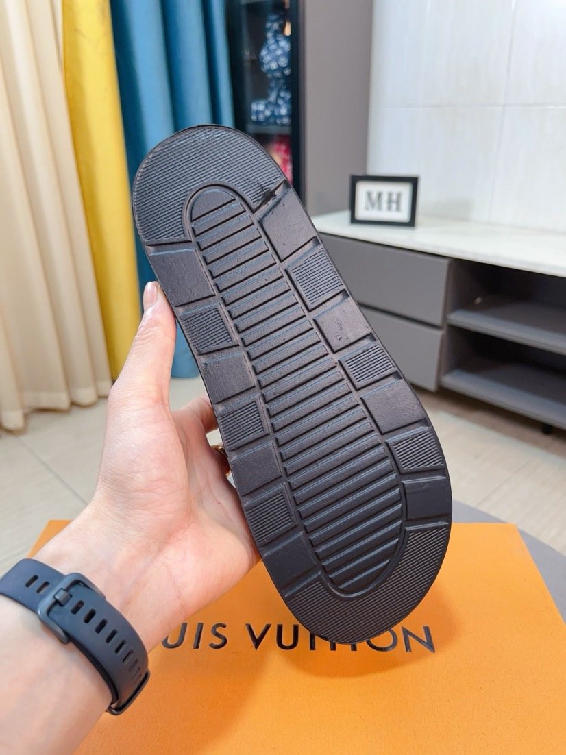 Louis Vuitton Men's Brown and Blue Check Slide Sandals