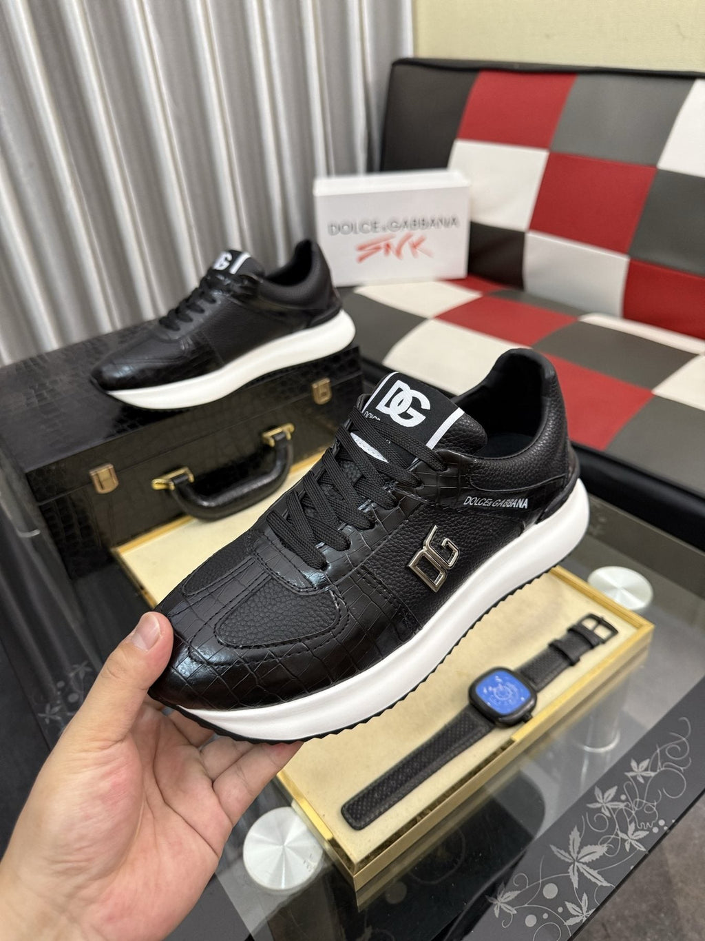 Dolce & Gabbana Metallic DG Logo Low-Top Sneakers