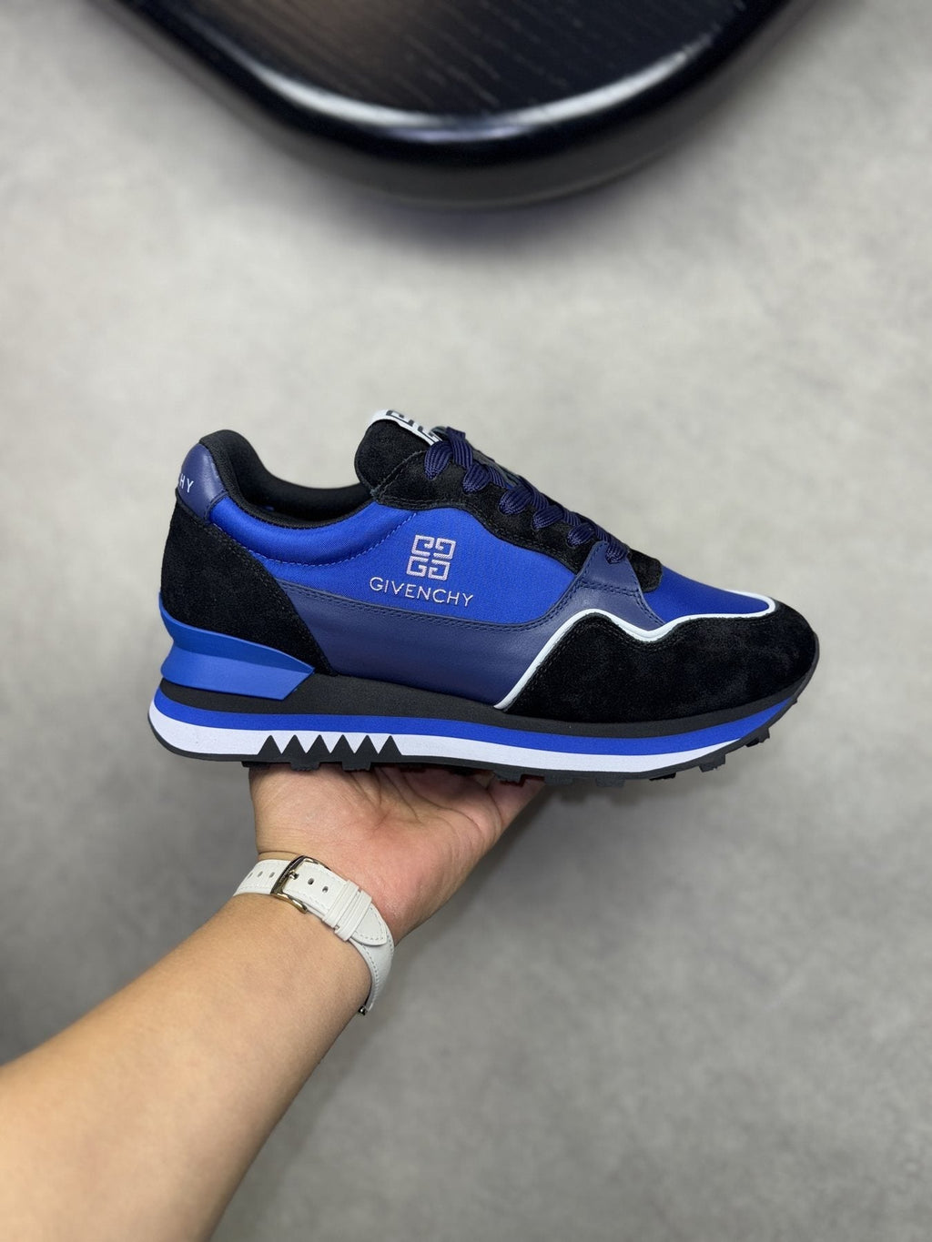 Givenchy Contrast-Trim Lace-Up Sneakers